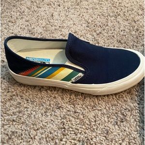 Women’s 8.5 Navy Van slip on.